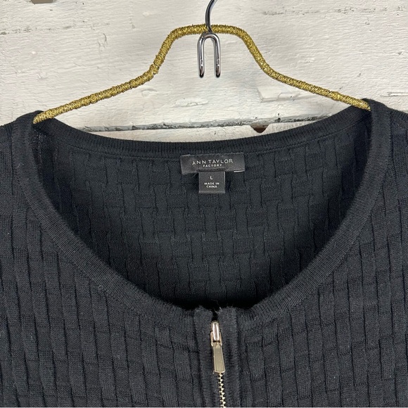 Ann Taylor zipper sweater black - Picture 3 of 5